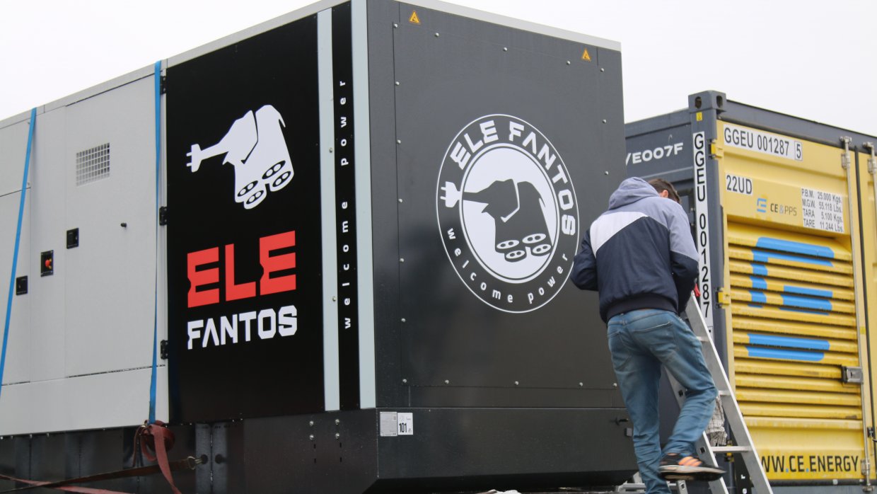 Příprava strojů a jejich branding v Kamenici