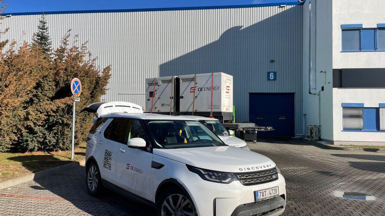 Ke každé zakázce je přítomen elektrotechnik
