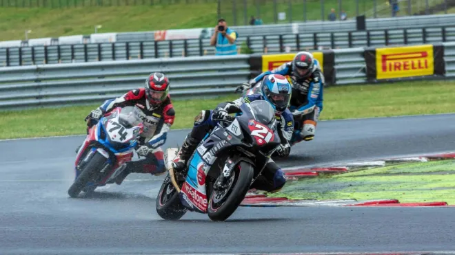 24. - 26.6. 2022 se na Autodromu v Mostě uskuteční Mezinárodní německý šampionát silničních motocyklů (IDM) a CE.ENERGY u toho nebude scházet.