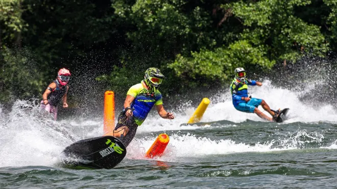 CE.ENERGY je pro tento rok jedním z partnerů evropské série MOTOSURF CONTINENTAL CUP 2023