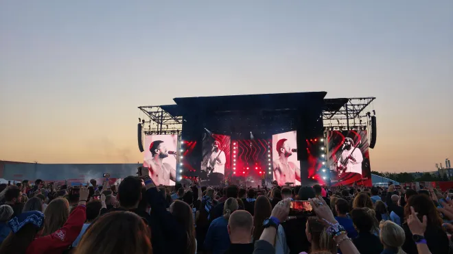 Imagine Dragons: Když hraje světová kapela, musí všechno šlapat – i generátory