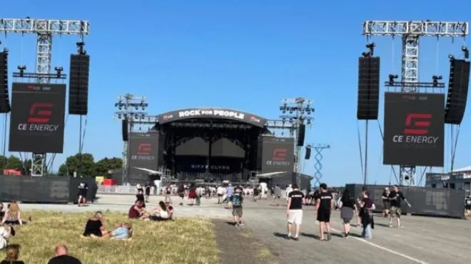 Solární pódium, recyklace vody i elektroauta: české festivaly mění energii v zážitek. „CE.ENERGY dokáže navrhnout a dodat řešení na míru pro jakýkoli festival, ať už jde o komorní akci nebo velký multi-stage areál“