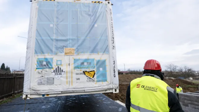 Firmy zahlcují banky poptávkami po bateriových úložištích. CE.ENERGY zachytila trend a mezi prvními instaluje velkokapacitní systémy