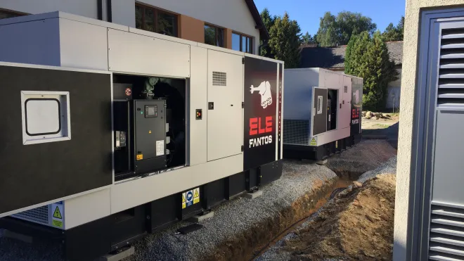 Cesta k energetické soběstačnosti. Firmy sázejí na vlastní výrobu a velkokapacitní úložiště.