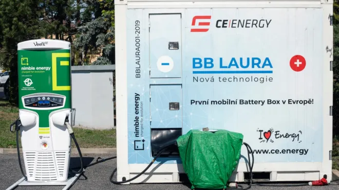 Mobilní baterie LAURA 330 kWh / 315 kVA 