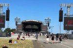 Solární pódium, recyklace vody i elektroauta: české festivaly mění energii v zážitek. „CE.ENERGY dokáže navrhnout a dodat řešení na míru pro jakýkoli festival, ať už jde o komorní akci nebo velký multi-stage areál“