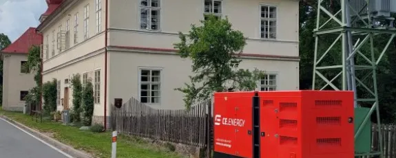 Obce bojují s výpadky proudu a padajícími stromy. Šebestián v izolaci: Bez náhradních zdrojů by nebyla ani voda.
