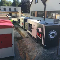 Cesta k energetické soběstačnosti. Firmy sázejí na vlastní výrobu a velkokapacitní úložiště.